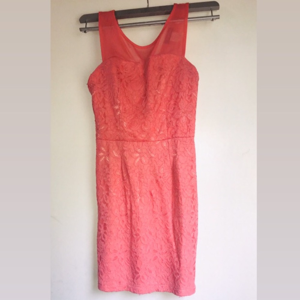 Pink dress. 💞